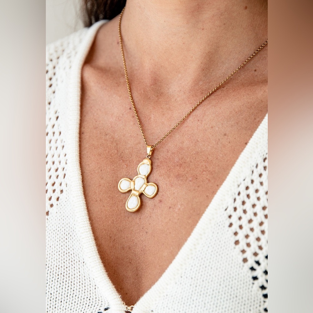 Pearl Gold Cross Pendant Necklace